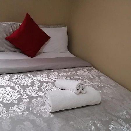 Royal Lodge 윗뱅크 외부 사진
